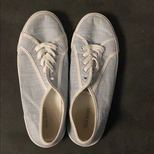 Old Navy Canvas shoes